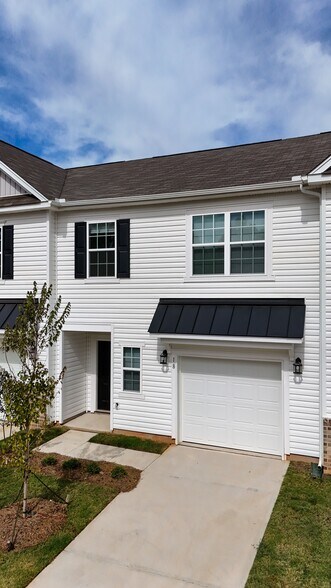 Building Photo - 18 Twiggs Ln