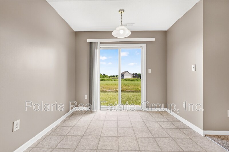 Building Photo - 872 Cherry Tree Ln