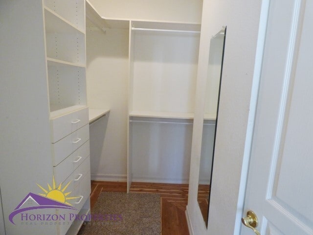 Building Photo - Modern Three-story 5 Bed 3.5 Bath 2,601 sqft Fair Oaks Home