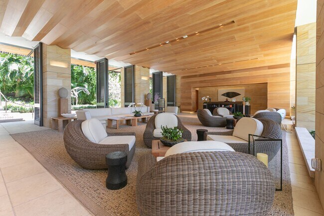 Building Photo - Park Lane 5305 - 3BR w/Swimming Pool and Yard!