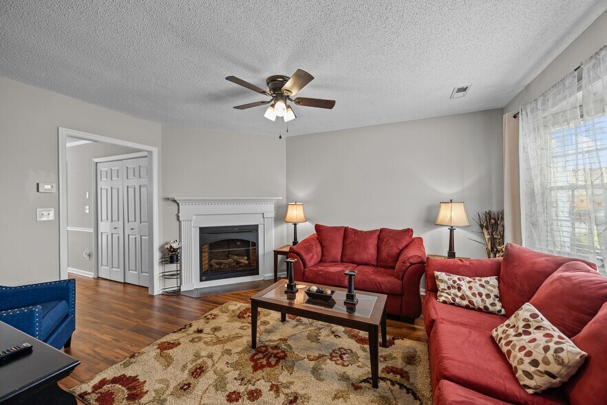 Building Photo - 3809 E Vancroft Cir