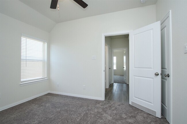 Building Photo - 15230 Kickapoo Cavern Dr