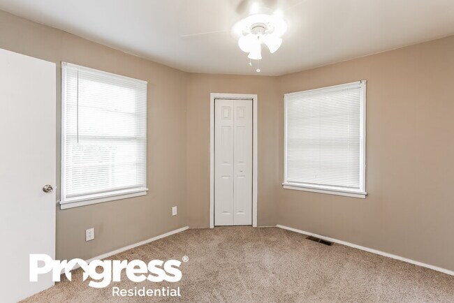 Building Photo - 3128 Latona Dr SW