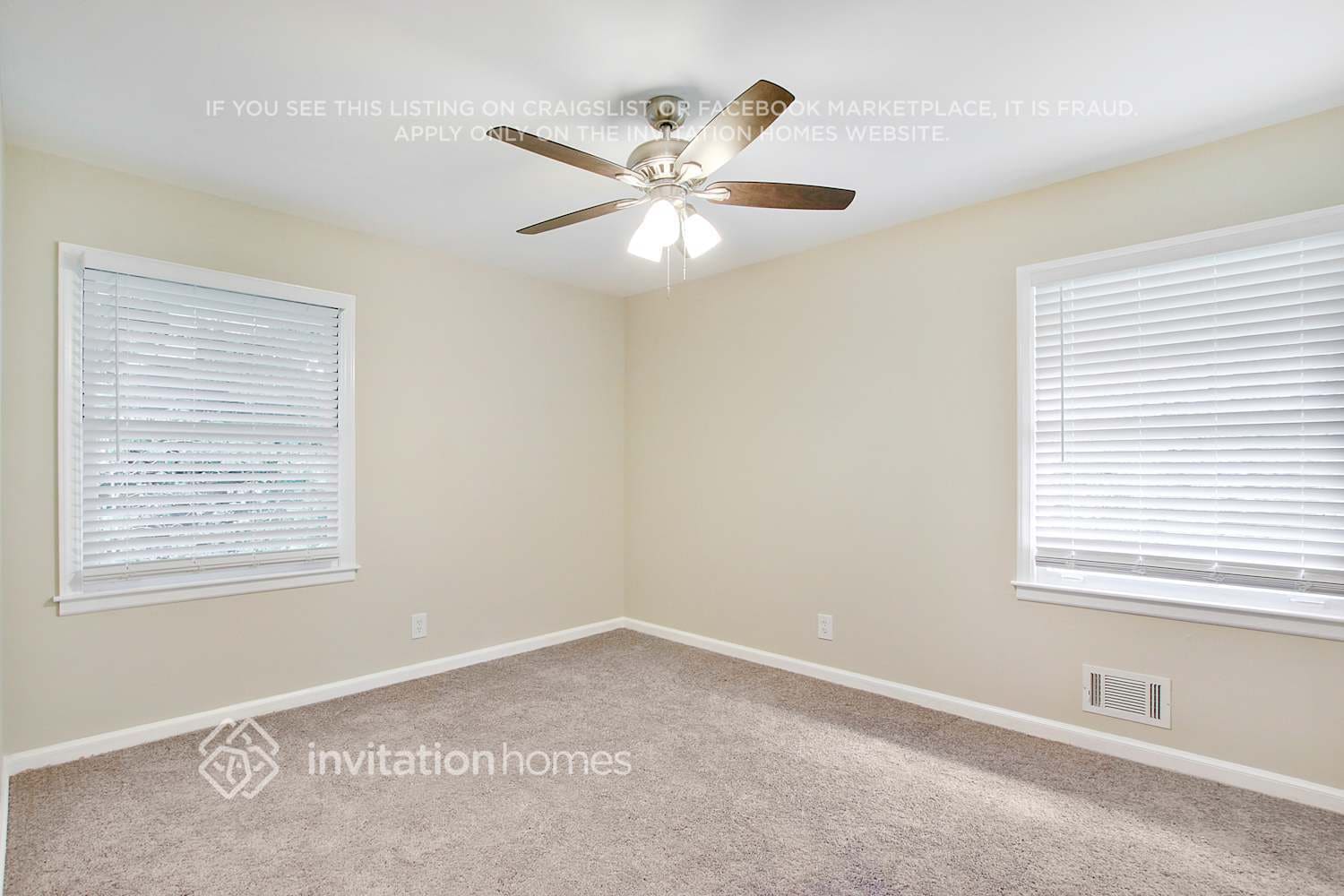 Building Photo - 2246 Collins Dr