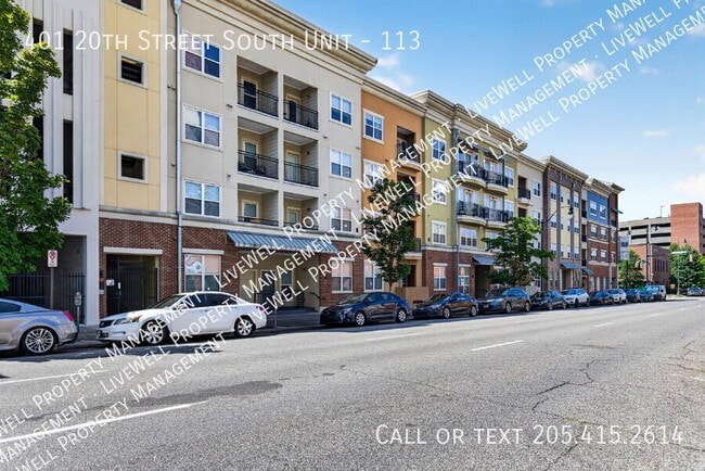 Building Photo - 401 20th St S