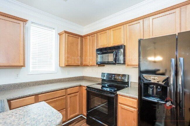 Building Photo - 8602 Beaver Creek Dr