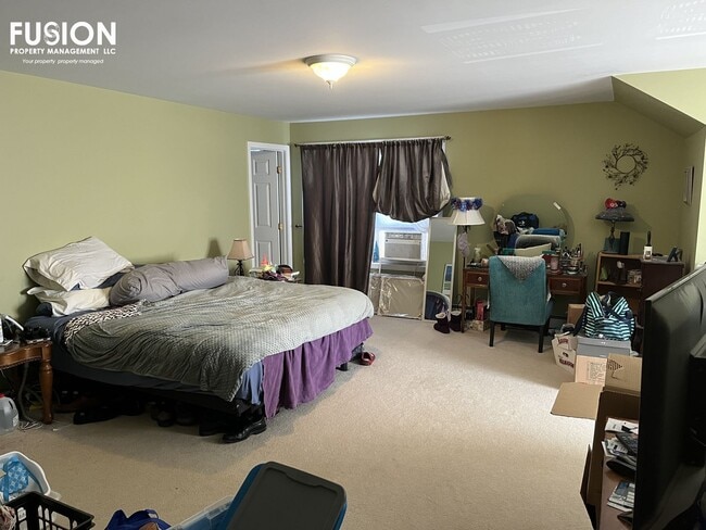 Building Photo - Beautiful 3-bedroom Condo in Essex Junction with Garage!