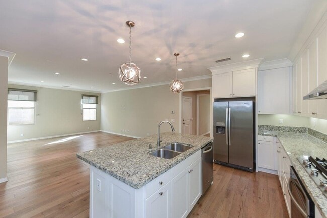 Building Photo - 3b/2.5b Cypress Village Irvine House for rent