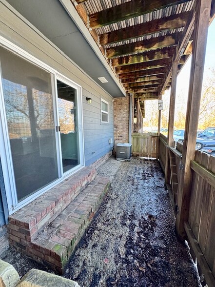 Building Photo - 280 Hill Ave