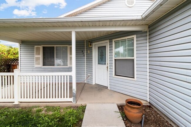 Building Photo - Wonderful 3 Bedroom Home with New Flooring and Paint