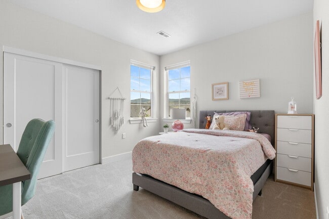 Building Photo - 6625 S Lee St