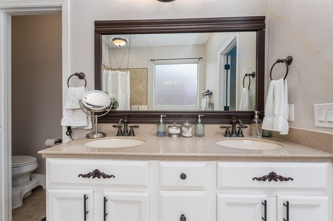 Building Photo - 6142 Bradie Ct