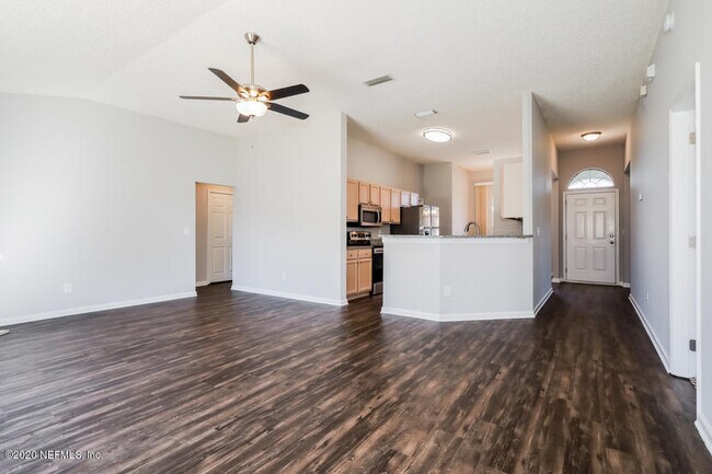 Building Photo - 3757 Woodbriar Dr