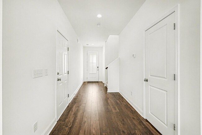 Building Photo - 153 Hawthorne Landing Dr