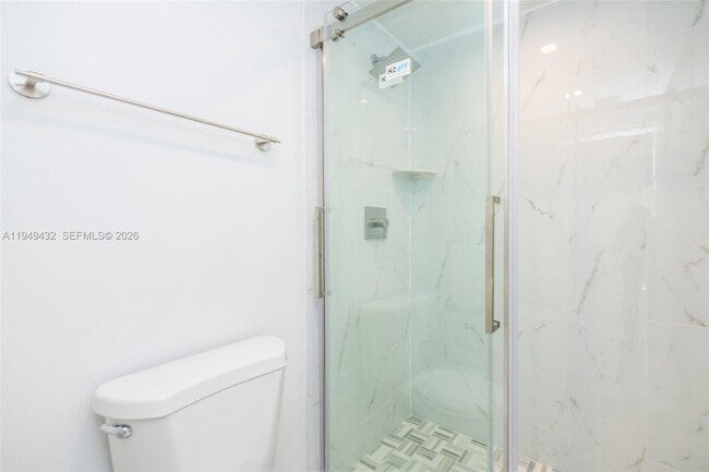 Building Photo - 1911 Madeira Dr