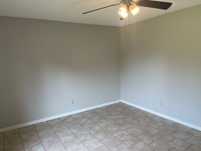 Building Photo - Jackson Street Duplex's