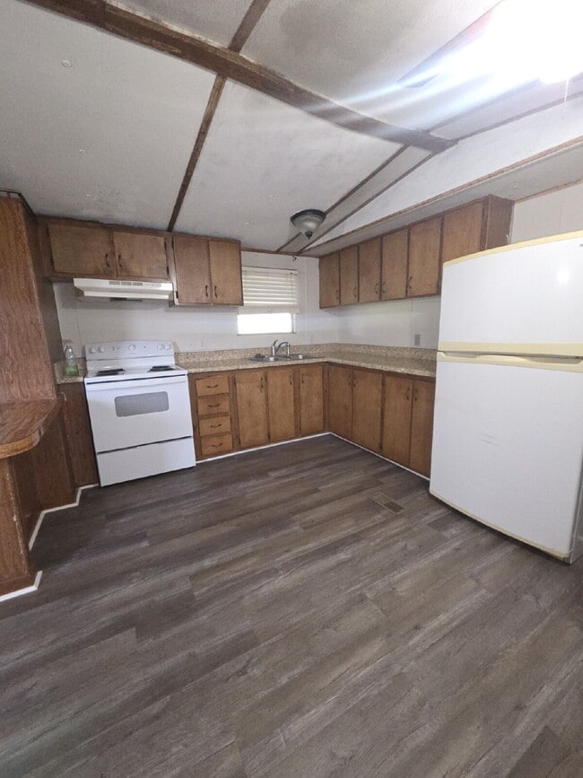 Building Photo - 3130 Harris Cir