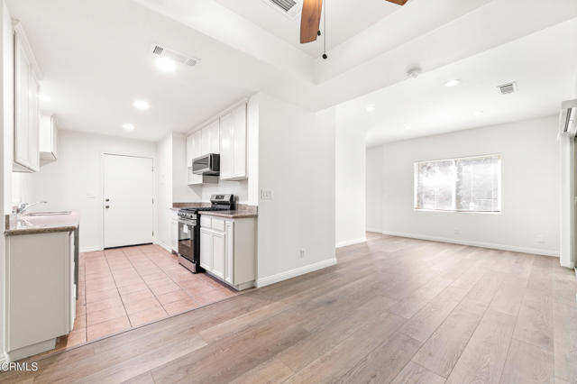 Building Photo - 693 Cypress Ave