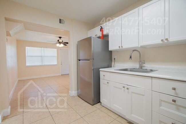 Building Photo - 544 19th St