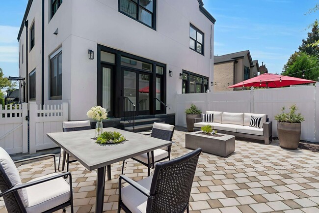 Building Photo - 52B Myrtle Ave MYRTLE Ave