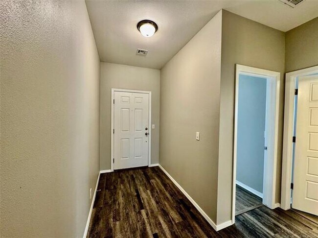 Building Photo - Newer build in Cherry Creek Phase III.