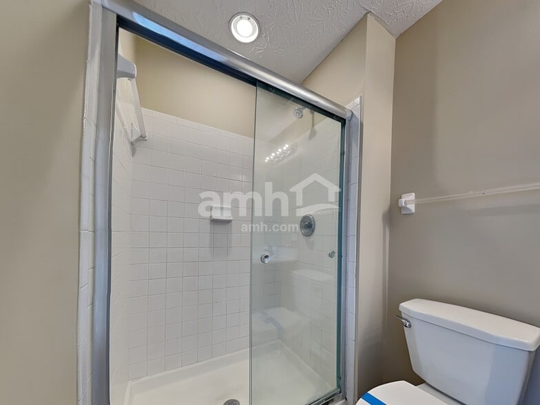 Building Photo - 930 W Jameson Ct