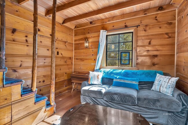 Building Photo - Dreamy Creekside Fern Valley Rustic Cabin