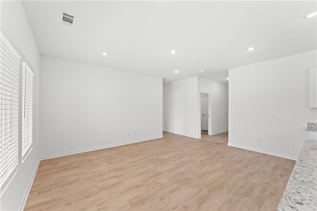Building Photo - 3030 Laredo Ln