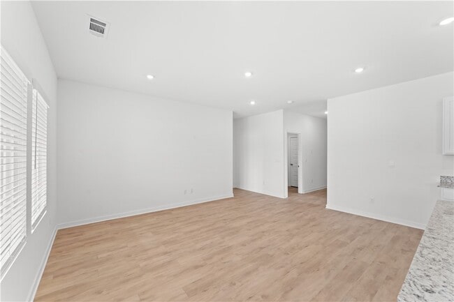 Building Photo - 3060 Laredo Ln