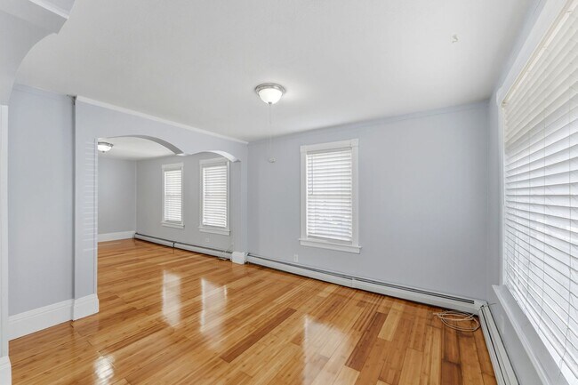 Building Photo - Pawtucket/Woodlawn Single Family Home - $2,250