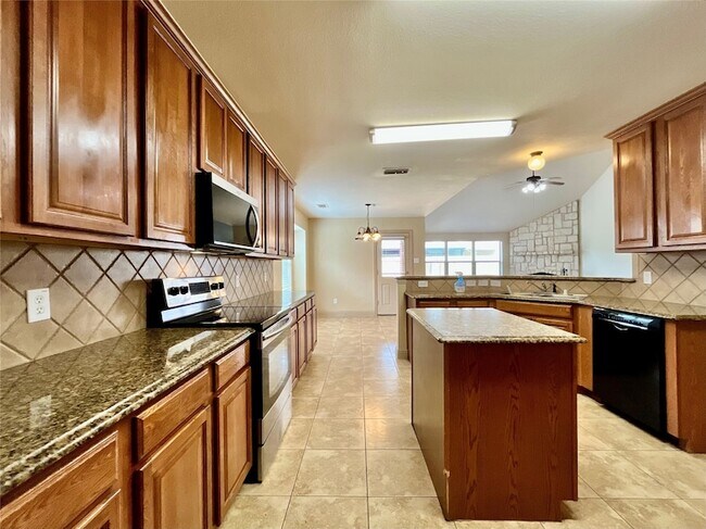 Building Photo - 1005 Tallahassee Dr