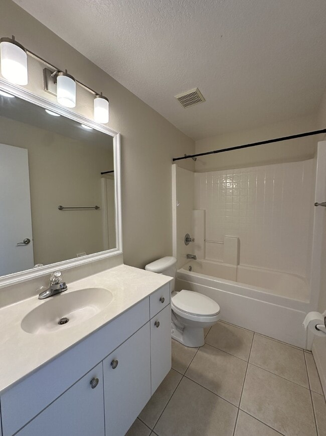 Building Photo - Charming 2-Bed, 2-Bath Home on Foxwood Dri...