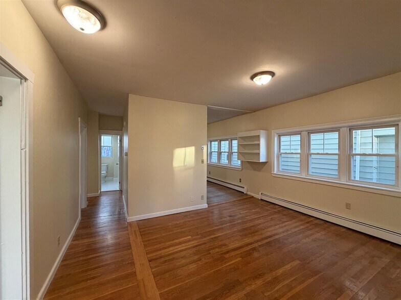 Building Photo - 71 Winchester St