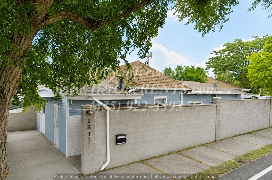 Building Photo - NO DEPOSIT option available for qualified renters with Obligo.