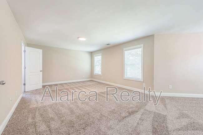 Building Photo - 1020 Ridgehaven Rd