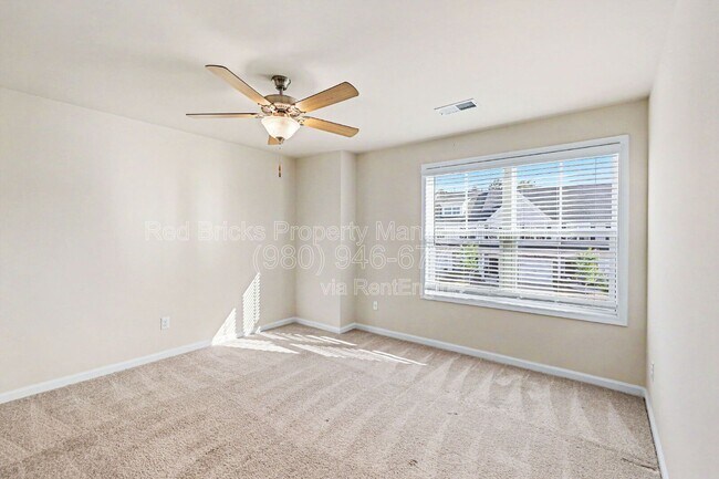Building Photo - 3805 Yorkshire Pl