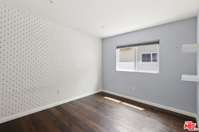 Building Photo - 12327 Hatteras St