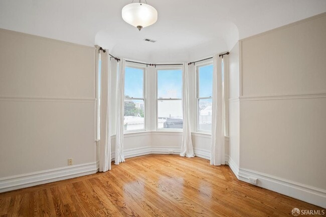 Primary Photo - 206 Vicksburg St