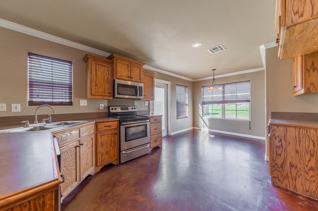 Building Photo - 1041 Gary Dr