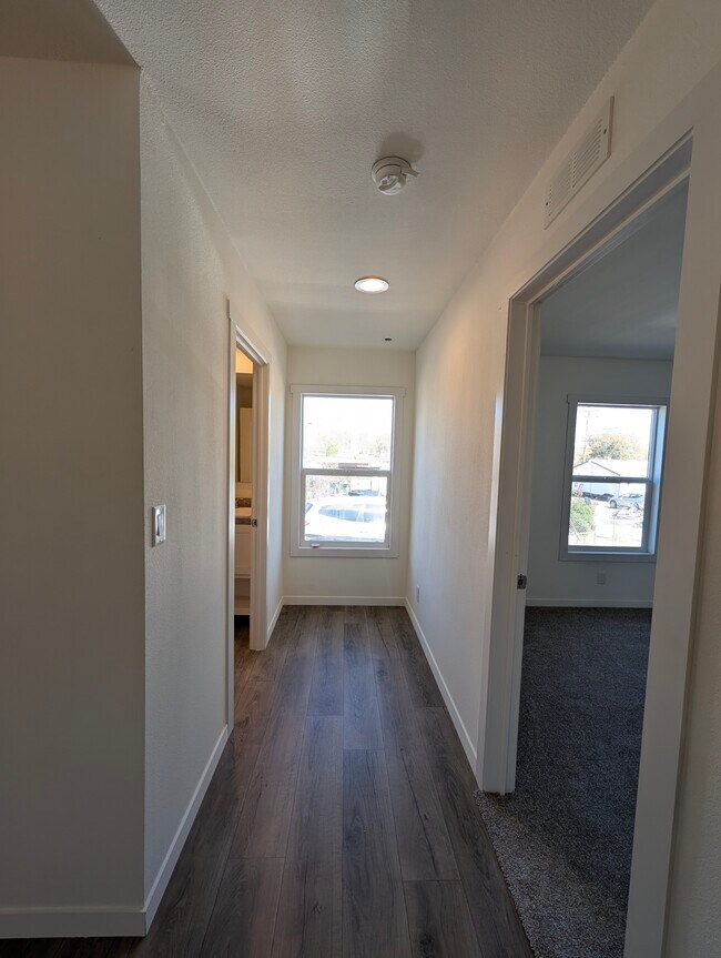 Building Photo - 25874 CA-74