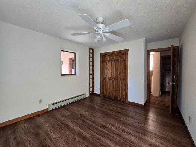 Building Photo - 2835 Don Quixote