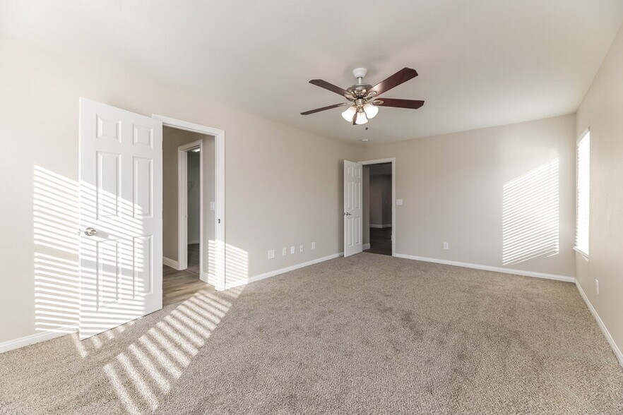 Building Photo - 10293 Burning Bush St