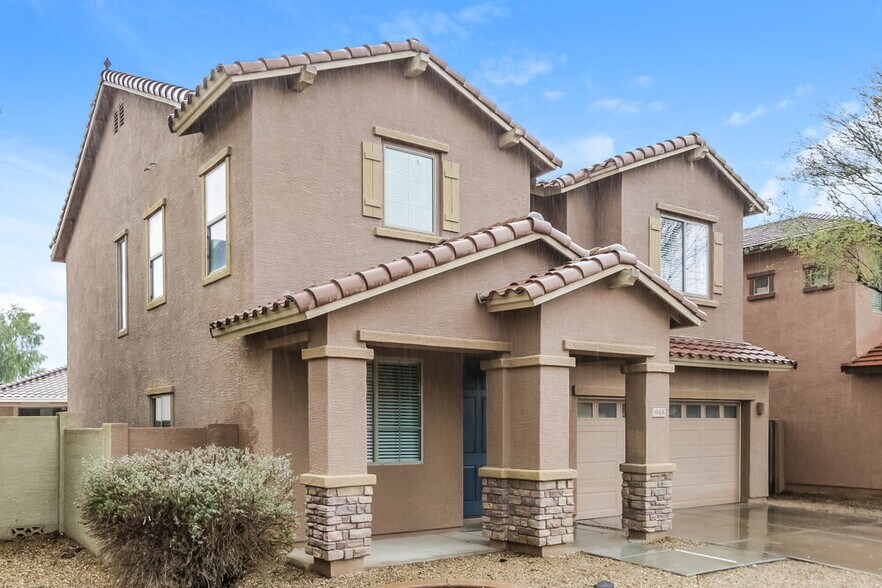 Building Photo - 945 E Corral St