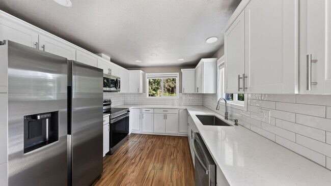 Building Photo - 2742 Umatilla Dr