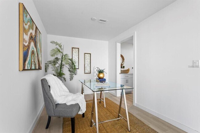 Building Photo - 920 N Osceola Ave