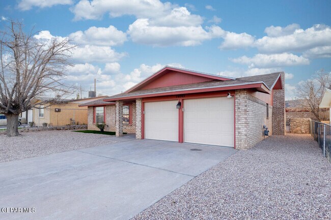 Building Photo - 10545 Palomino St