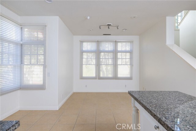 Building Photo - 2500 Bungalow Pl