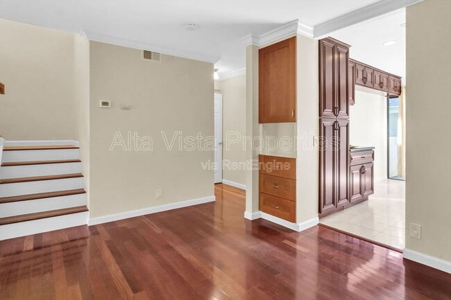 Building Photo - 3211 Caminito Eastbluff