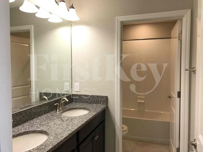 Building Photo - 9835 Ivory Dr