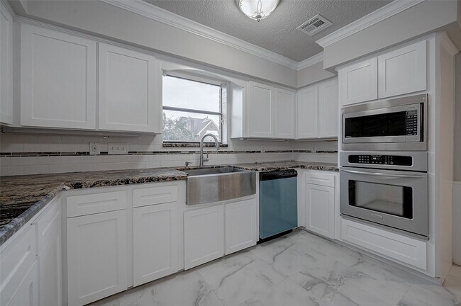 Building Photo - 919 Mockingbird Way